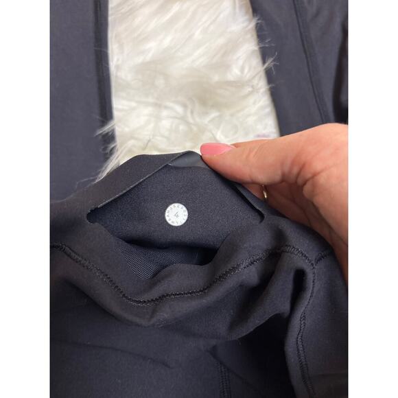 LuluLemon Black Capri Length Leggings Size 4 - Picture 7 of 7